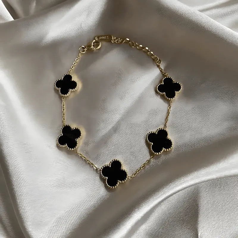 Collar Trébol de la Suerte – ¡Elegancia y Protección en un Solo Accesorio! 🔥 Promoción Relámpago: ¡Llévate el collar y recibe una pulsera de regalo! 💰 Paga solo al recibir, 🚚 Envío gratis a toda Colombia y ⏳ ¡OFERTA VÁLIDA SOLO HASTA HOY!