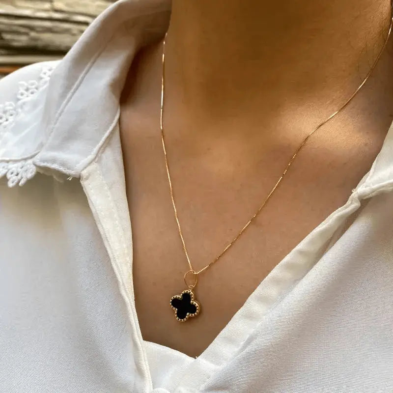 Collar Trébol de la Suerte – ¡Elegancia y Protección en un Solo Accesorio! 🔥 Promoción Relámpago: ¡Llévate el collar y recibe una pulsera de regalo! 💰 Paga solo al recibir, 🚚 Envío gratis a toda Colombia y ⏳ ¡OFERTA VÁLIDA SOLO HASTA HOY!