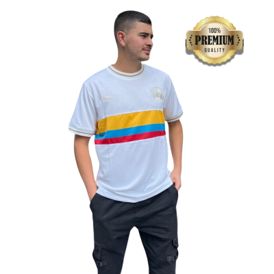 CAMISETA SELECCIÓN COLOMBIA UNISEX EDICIÓN CENTENARIA - Y recibe un super regalo: un super ebook contando la Historia Completa del Fútbol Colombiano: Momentos Más Icónicos (¡Promoción válida hasta hoy a las 23:59!)™️